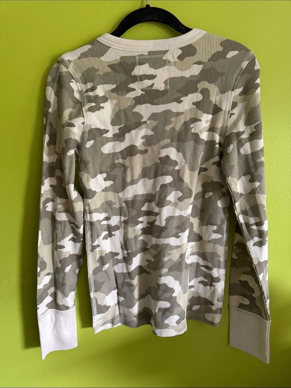 NWT Aerie Green Camo Camouflage Long Sleeve Thermal Shirt Top Size L - Picture 2 of 4